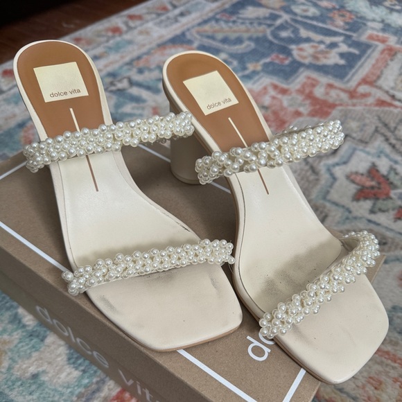 Dolce Vita Noel Heels Vanilla Pearls - Picture 2 of 6